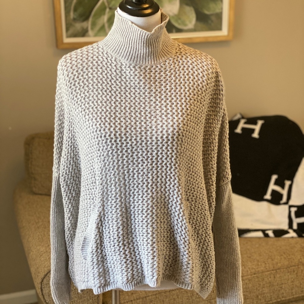 Gray turtle neck sweatshirt